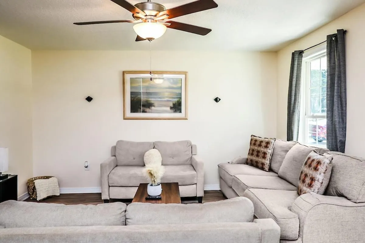 Close To Downtown, Beaches, And Nas! Pensacola Holiday home