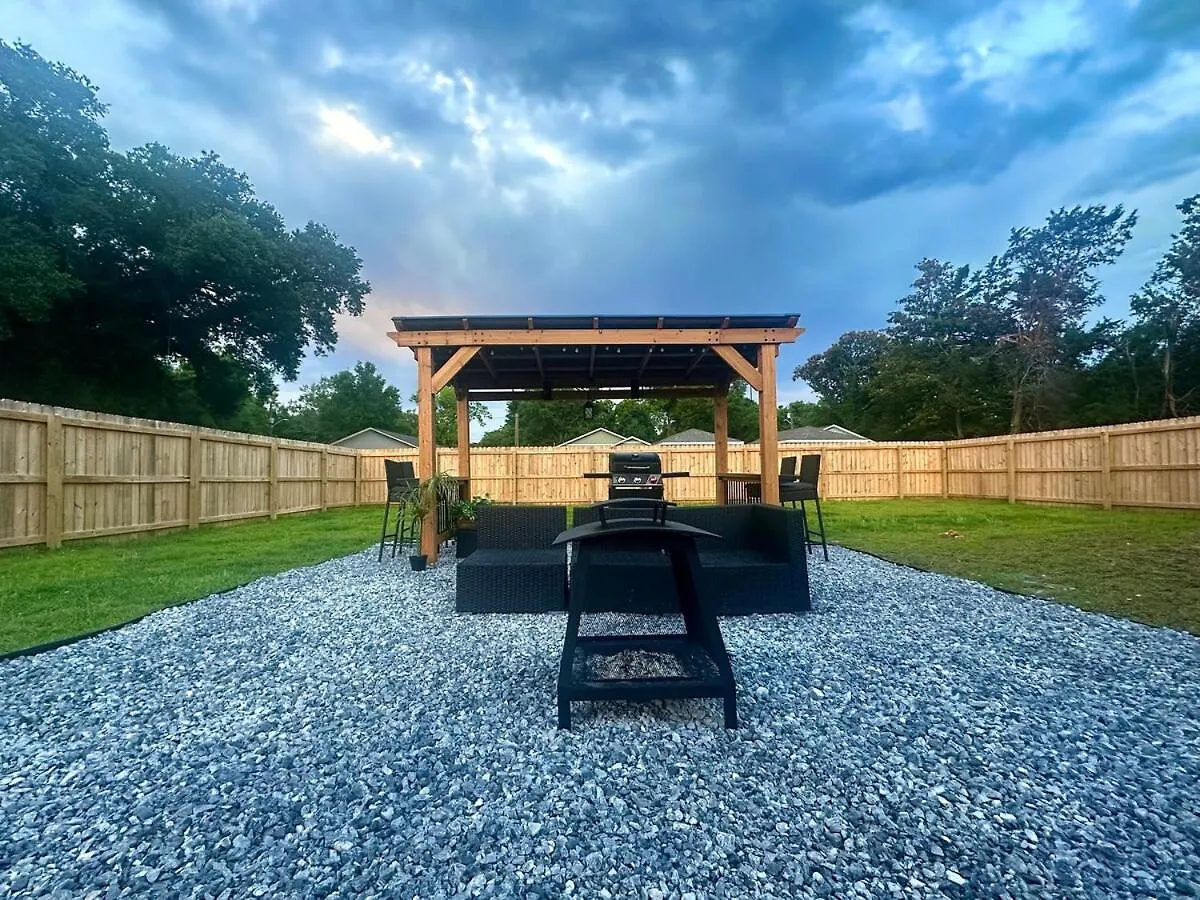 Holiday home Close To Downtown, Beaches, And Nas! Pensacola United States